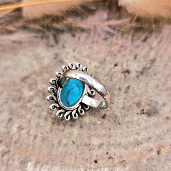 Beautiful Howlite Oval Stone 925 Stamp Silver Ring ( Size 6) - Picture 3 of 9